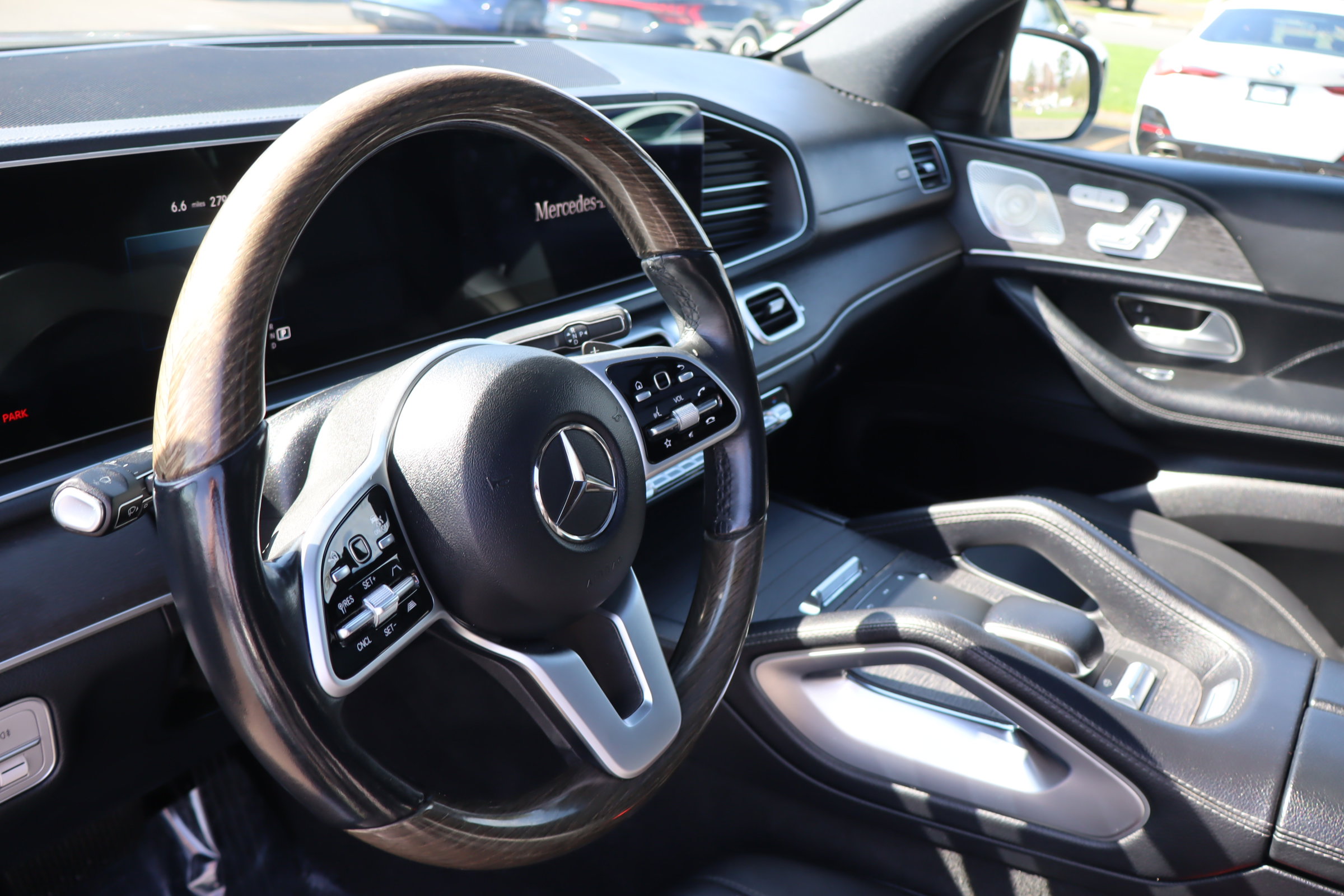Used 2021 Mercedes-Benz GLS 450 4MATIC image 9