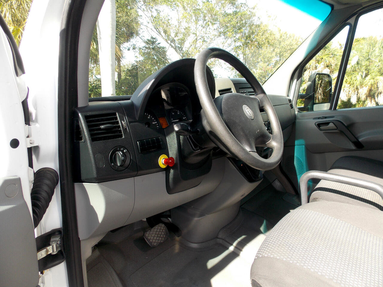 Used 2007 Dodge Sprinter 3500 image 9