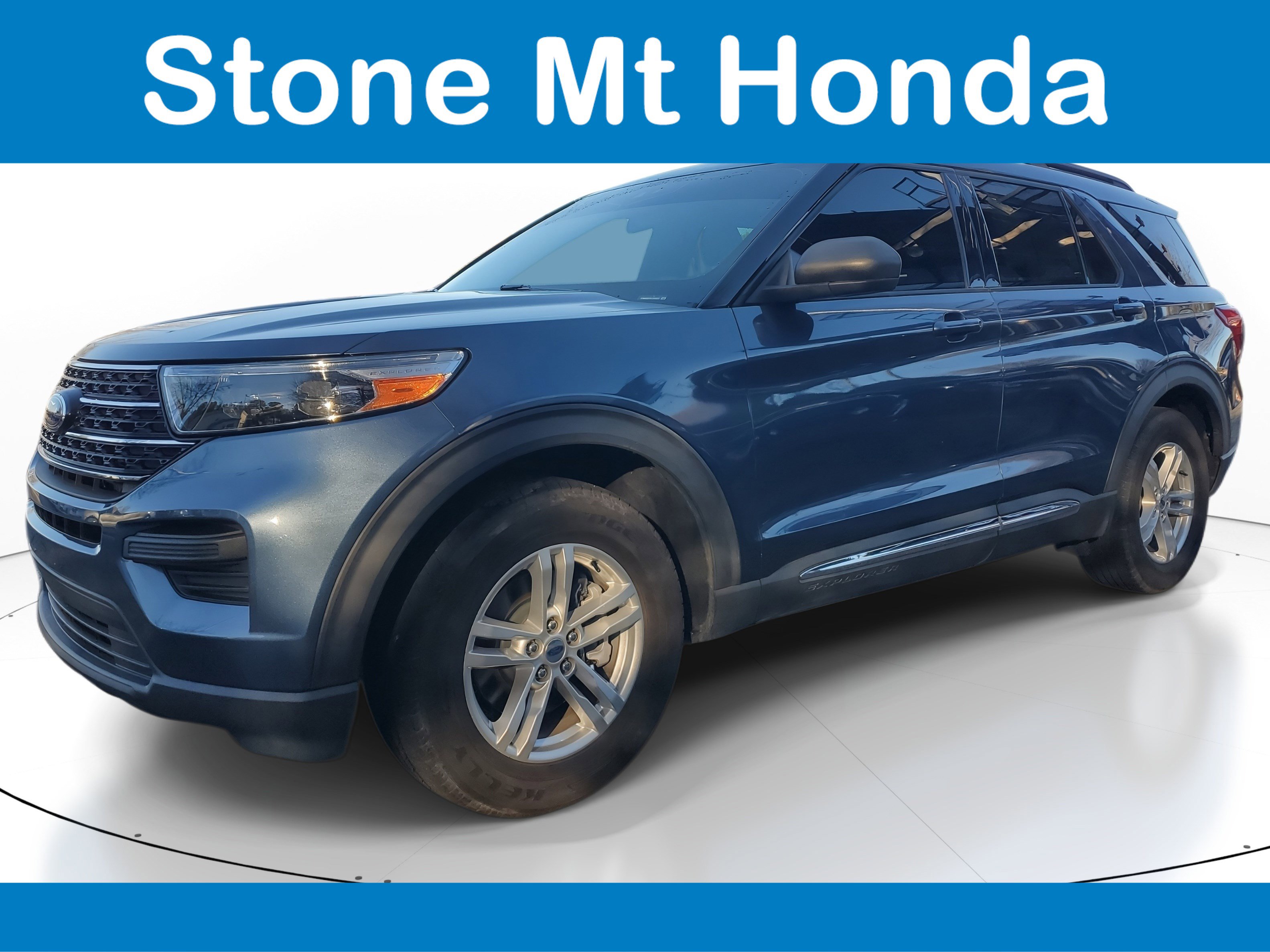 Used 2020 Ford Explorer XLT w/ Comfort Package image 3