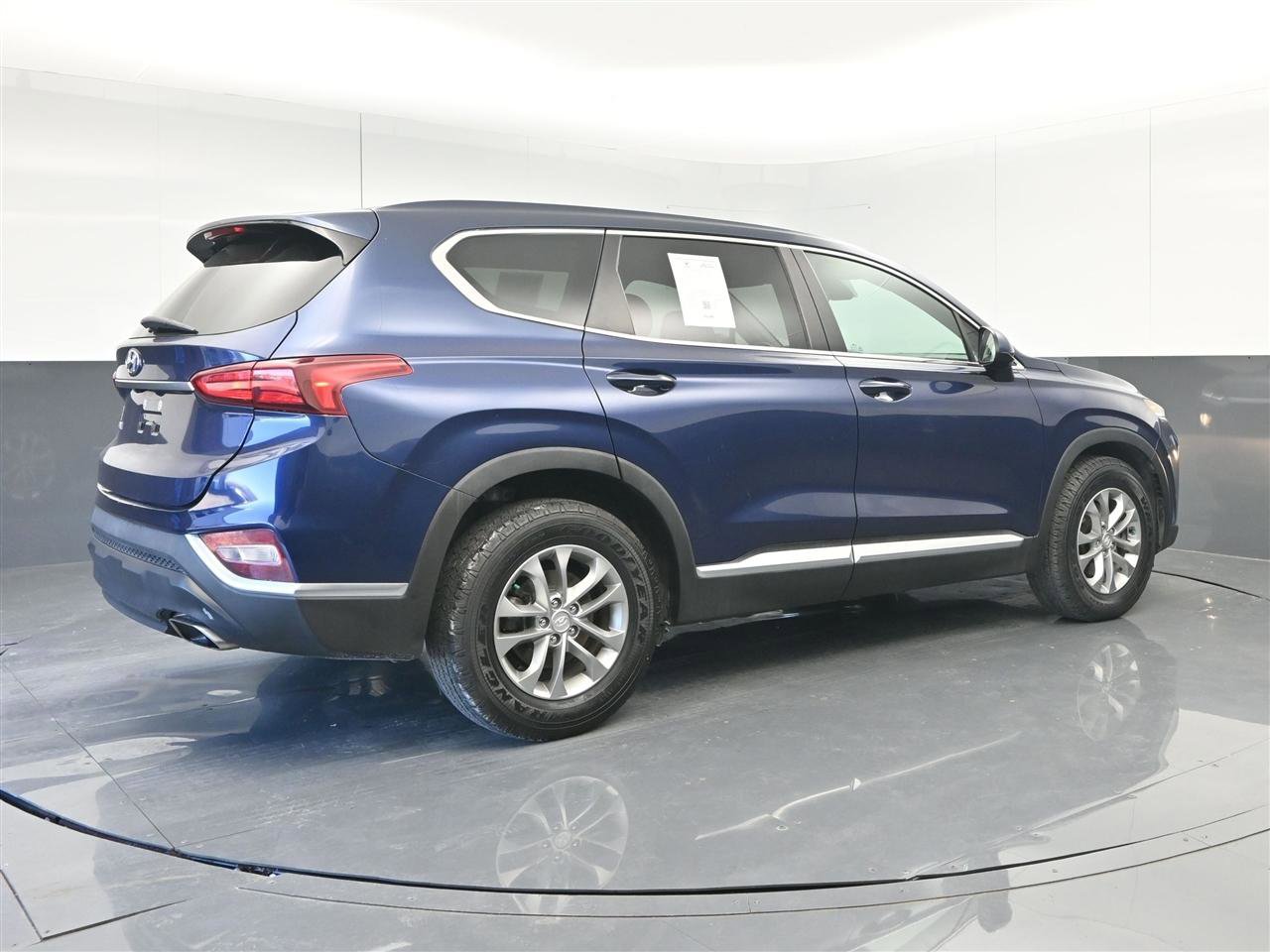 Used 2019 Hyundai Santa Fe SE image 5
