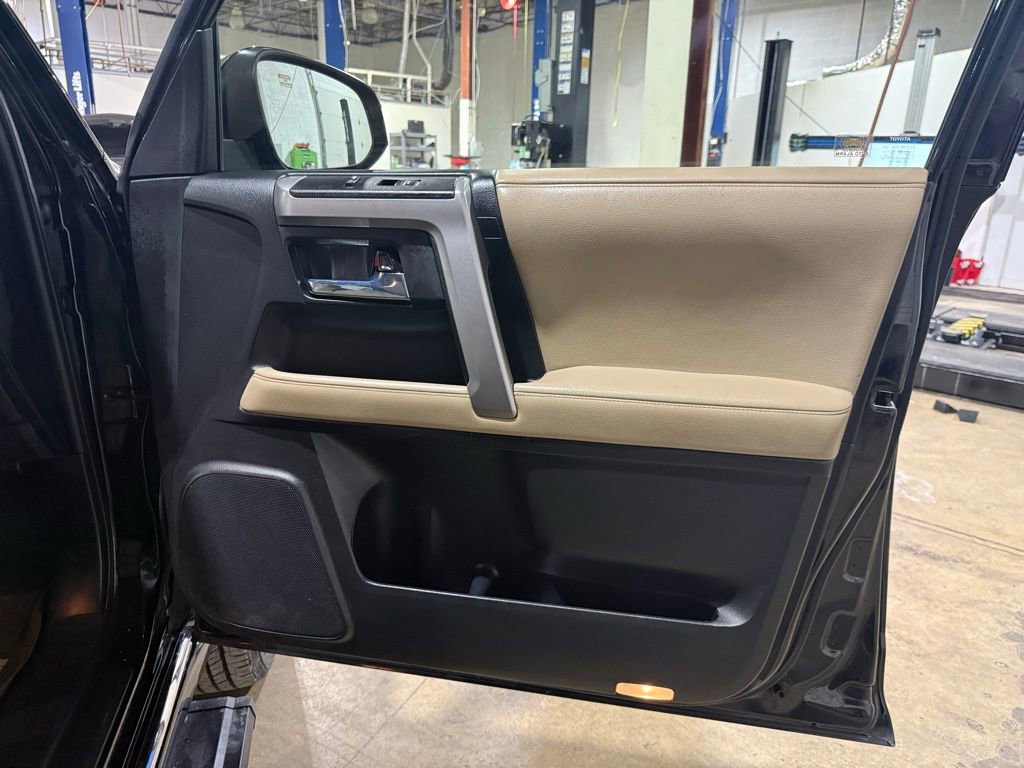 Used 2018 Toyota 4Runner Limited AWD/4WD image 27