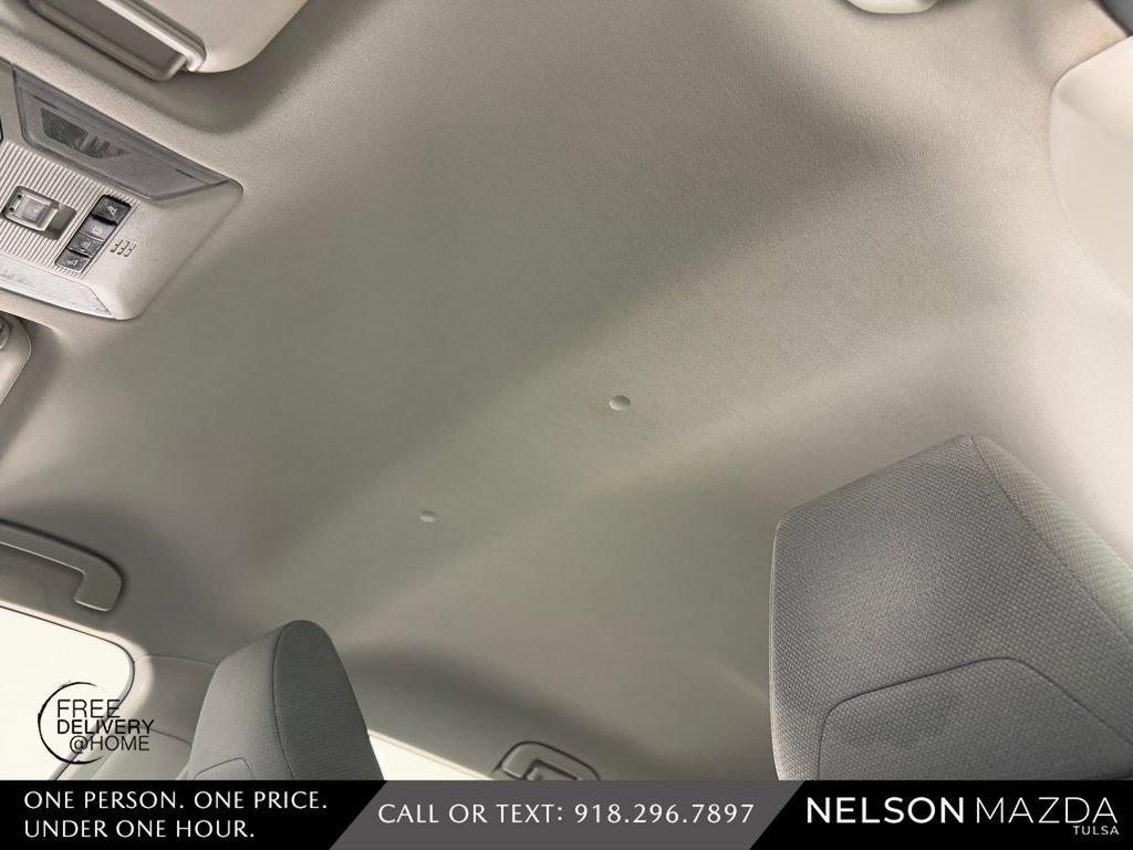 Used 2020 Toyota RAV4 XLE FWD image 23
