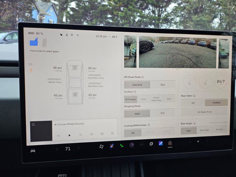 Used 2025 Tesla Cybertruck AWD Crew Cab image 50