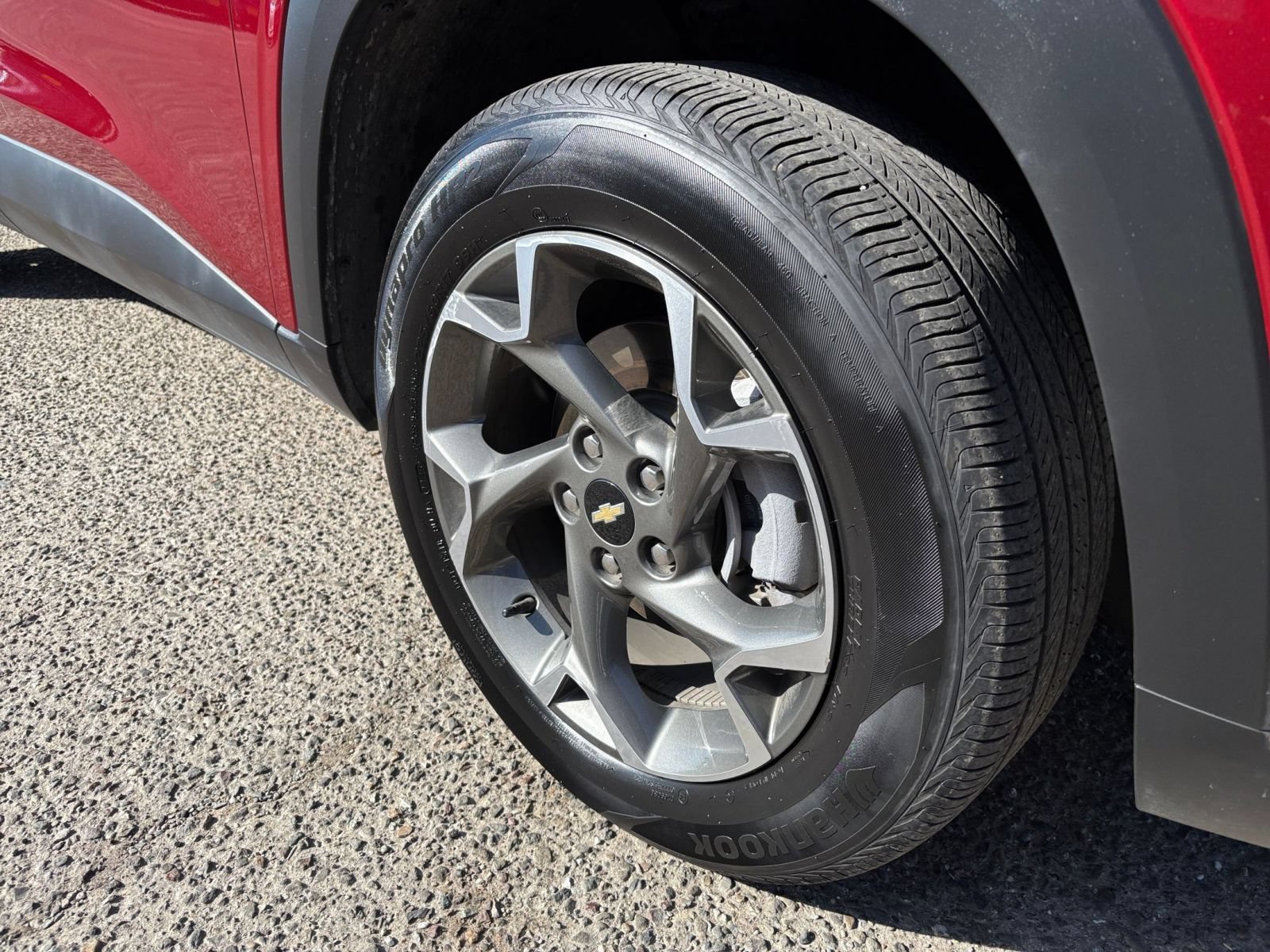 Used 2025 Chevrolet Trax LT FWD image 53