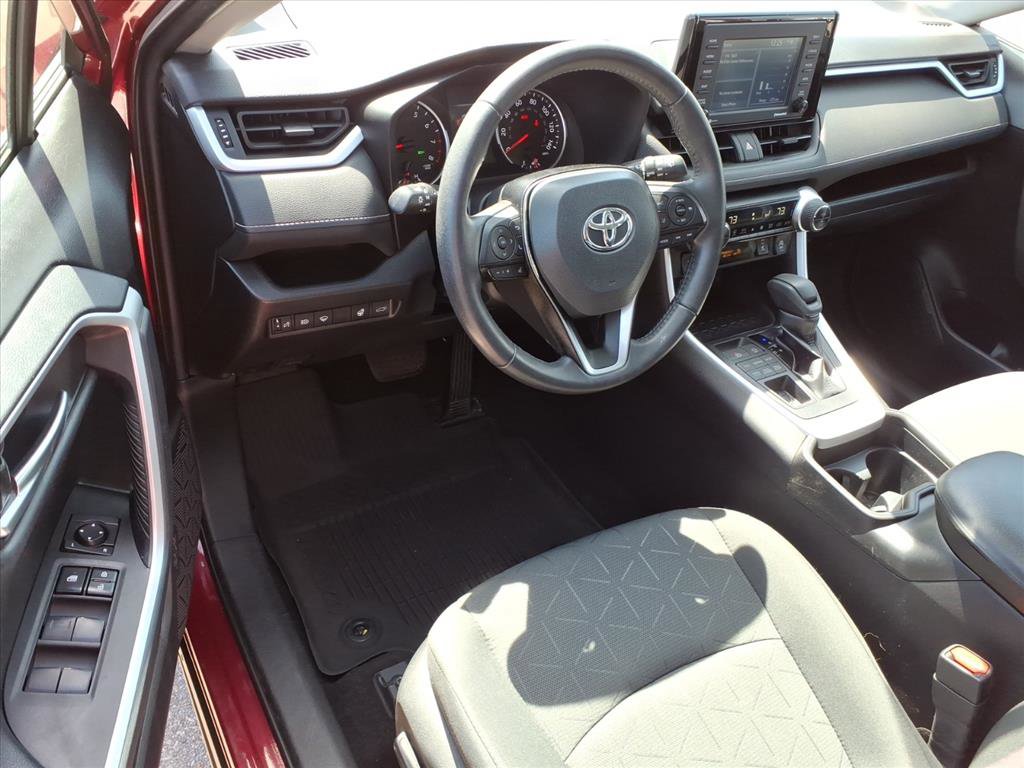 Used 2021 Toyota RAV4 XLE w/ Convenience Package AWD/4WD image 9