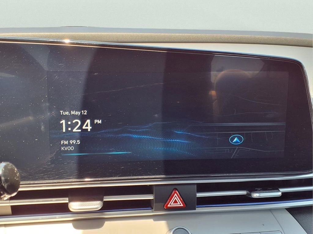 Used 2025 Hyundai Elantra Limited FWD image 10