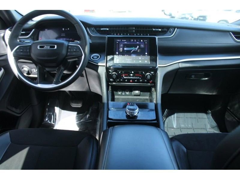 Used 2023 Jeep Grand Cherokee L Laredo AWD/4WD image 14