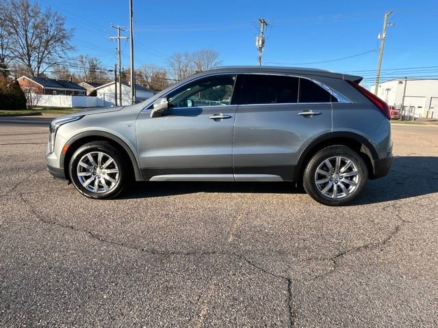 Used 2023 Cadillac XT4 Premium Luxury image 2