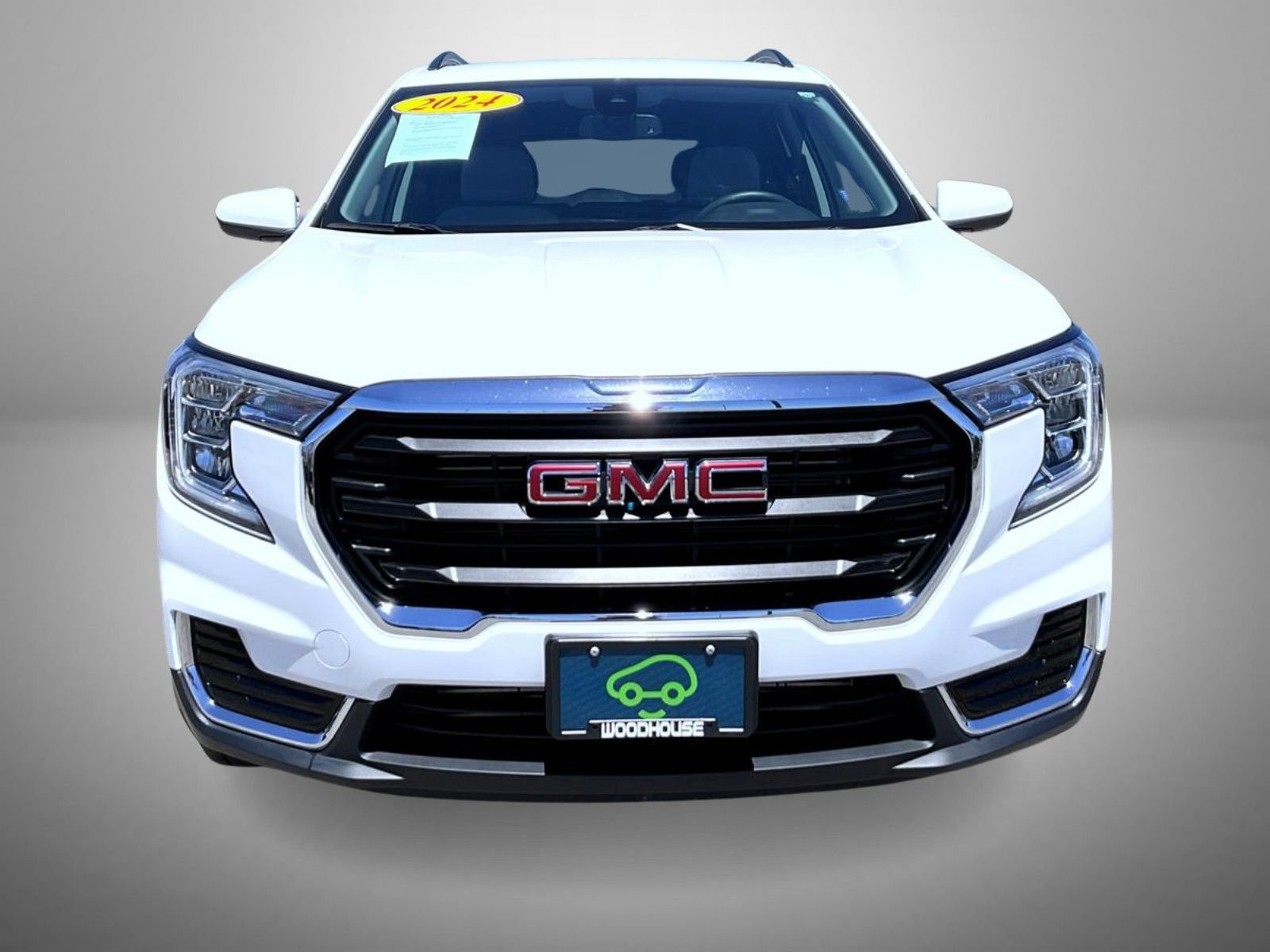 Certified 2024 GMC Terrain SLE w/ Driver Convenience Package AWD/4WD image 2