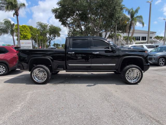 Used 2024 Chevrolet Silverado 2500 High Country w/ High Country Premium Package AWD/4WD image 8