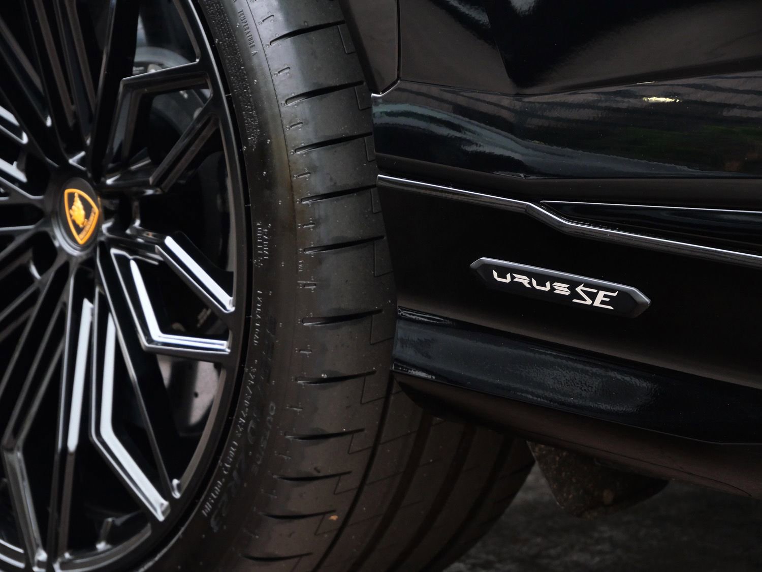 Used 2025 Lamborghini Urus S AWD/4WD image 10