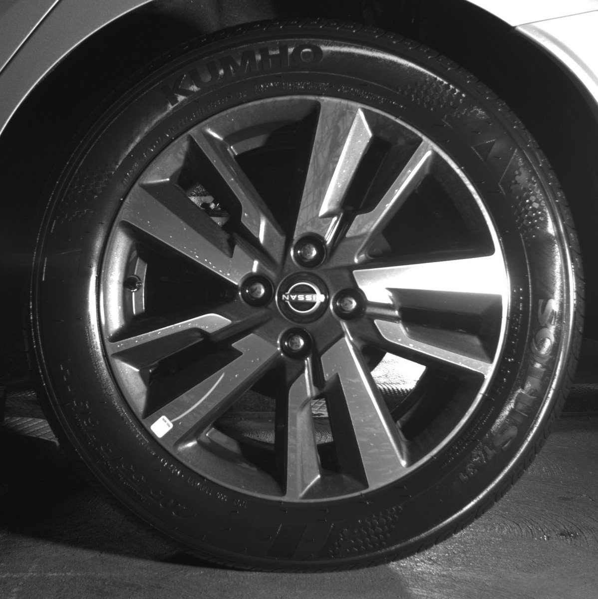 Used 2025 Nissan Versa SV FWD image 14