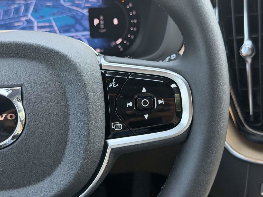 New 2026 Volvo XC60 B5 Plus w/ Protection Package Premier AWD/4WD image 9