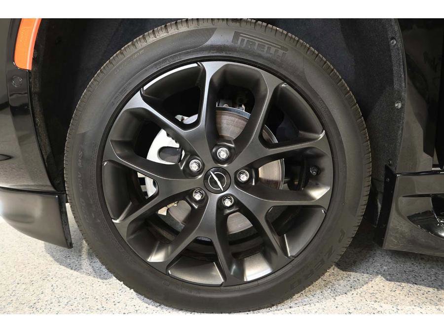 Used 2023 Chrysler Pacifica Touring-L w/ S Appearance Package image 12