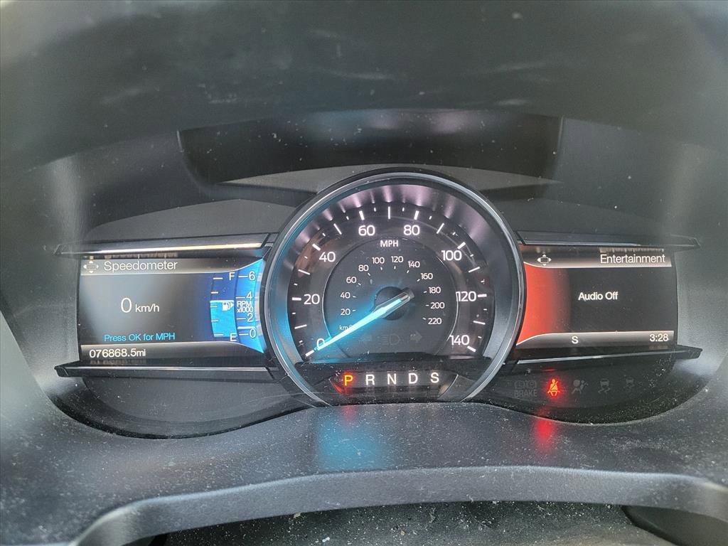 Used 2017 Ford Explorer XLT w/ Equipment Group 202A image 6