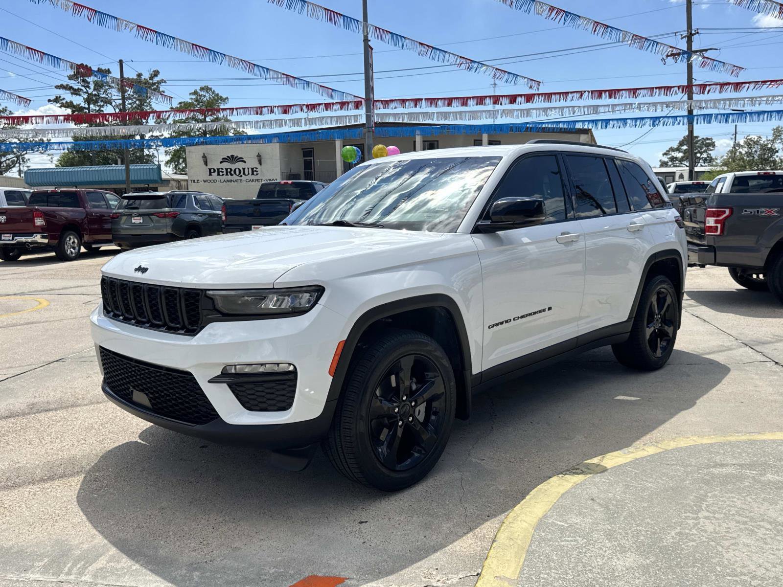 Used 2025 Jeep Grand Cherokee Limited w/ Black Appearance Package RWD image 3