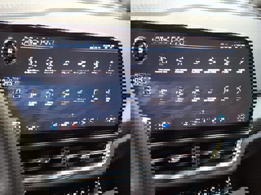 New 2026 Chevrolet Equinox EV LT image 17