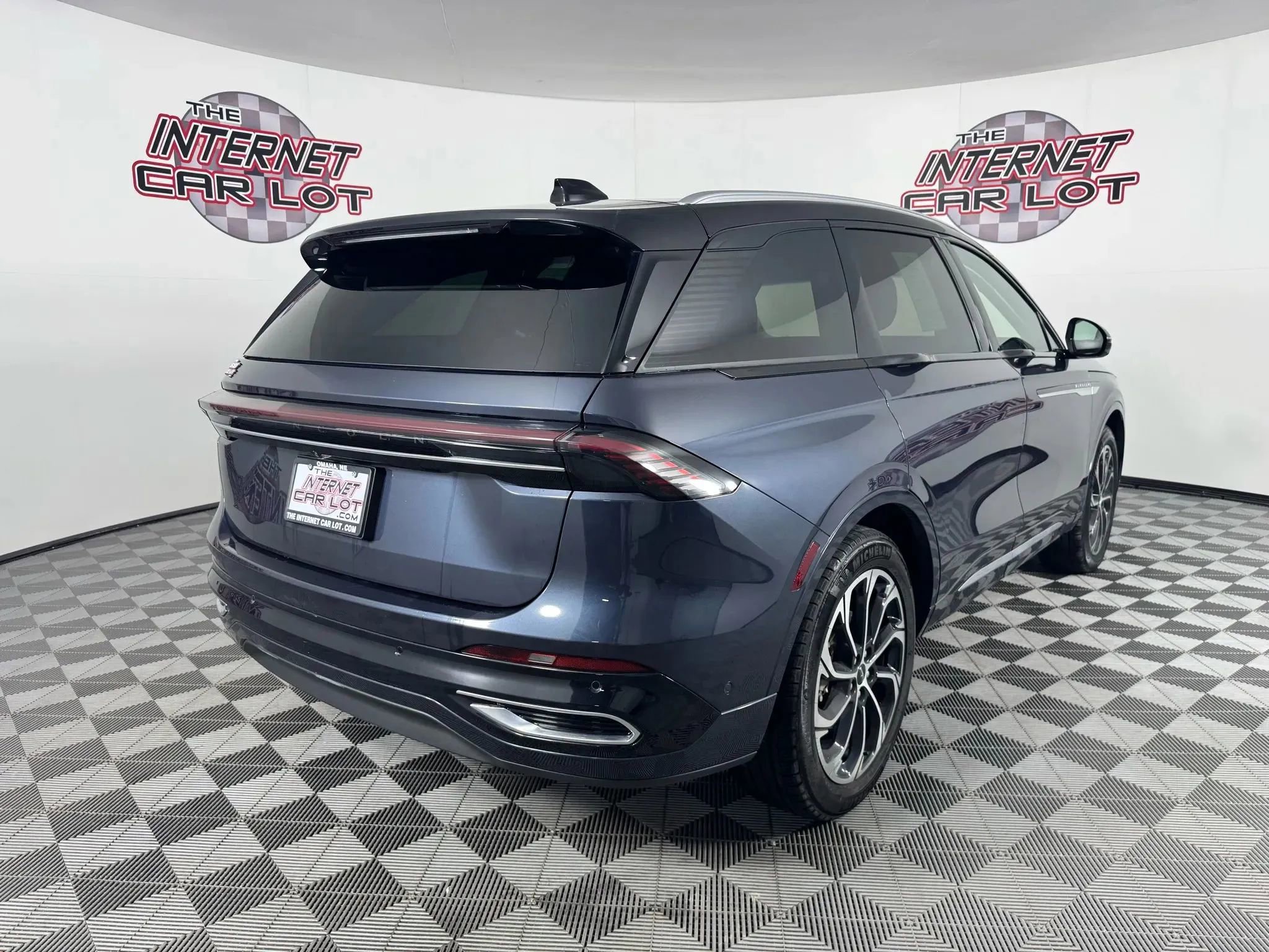 Used 2024 Lincoln Nautilus Reserve w/ Equipment Group 202A image 7