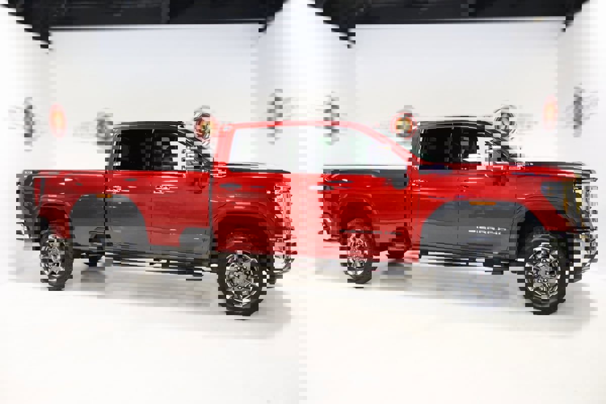 Used 2025 GMC Sierra 3500 SLT w/ SLT Premium Package image 5