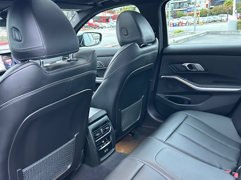 Used 2023 BMW 330i Sedan w/ Premium Package RWD image 31