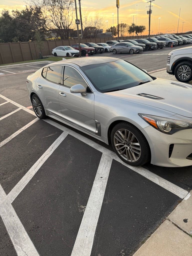 Used 2018 Kia Stinger image 2