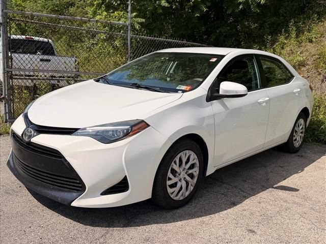 Used 2017 Toyota Corolla LE FWD image 4
