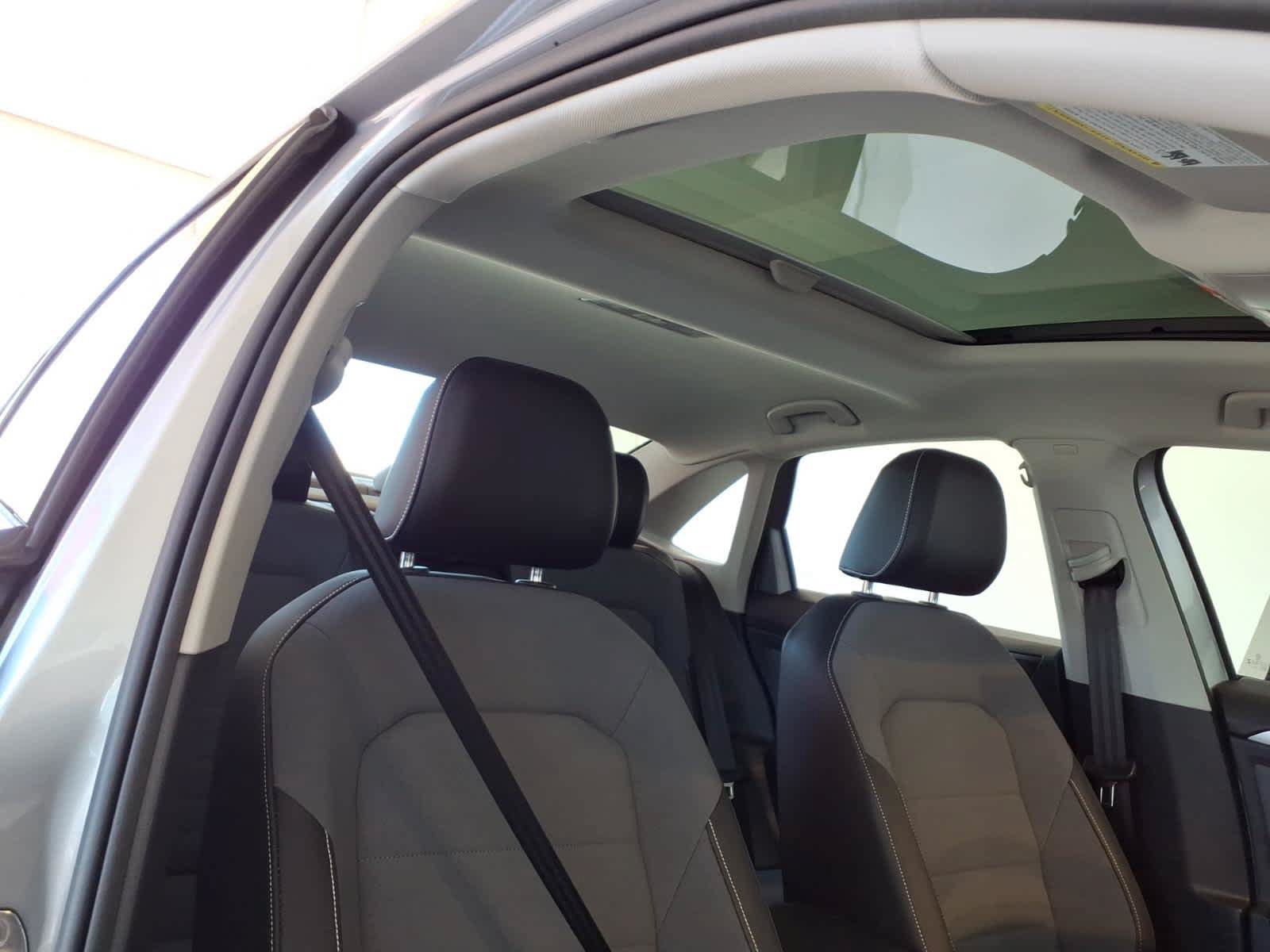 Used 2026 Volkswagen Jetta SE FWD image 22