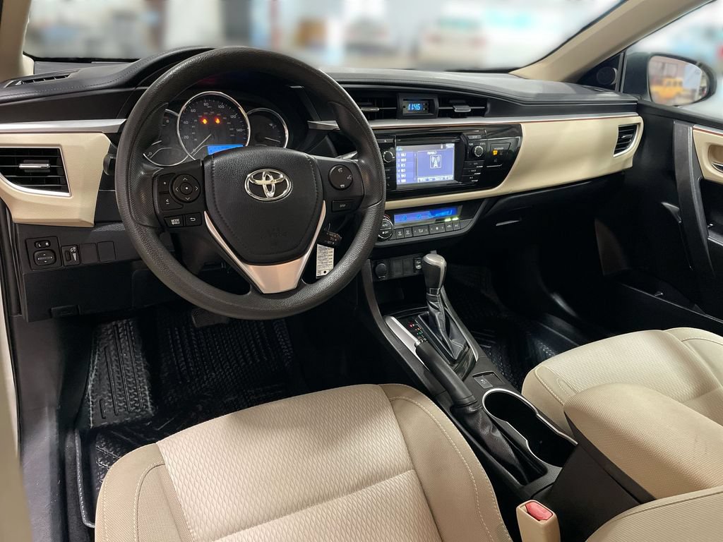 Used 2016 Toyota Corolla LE FWD image 17