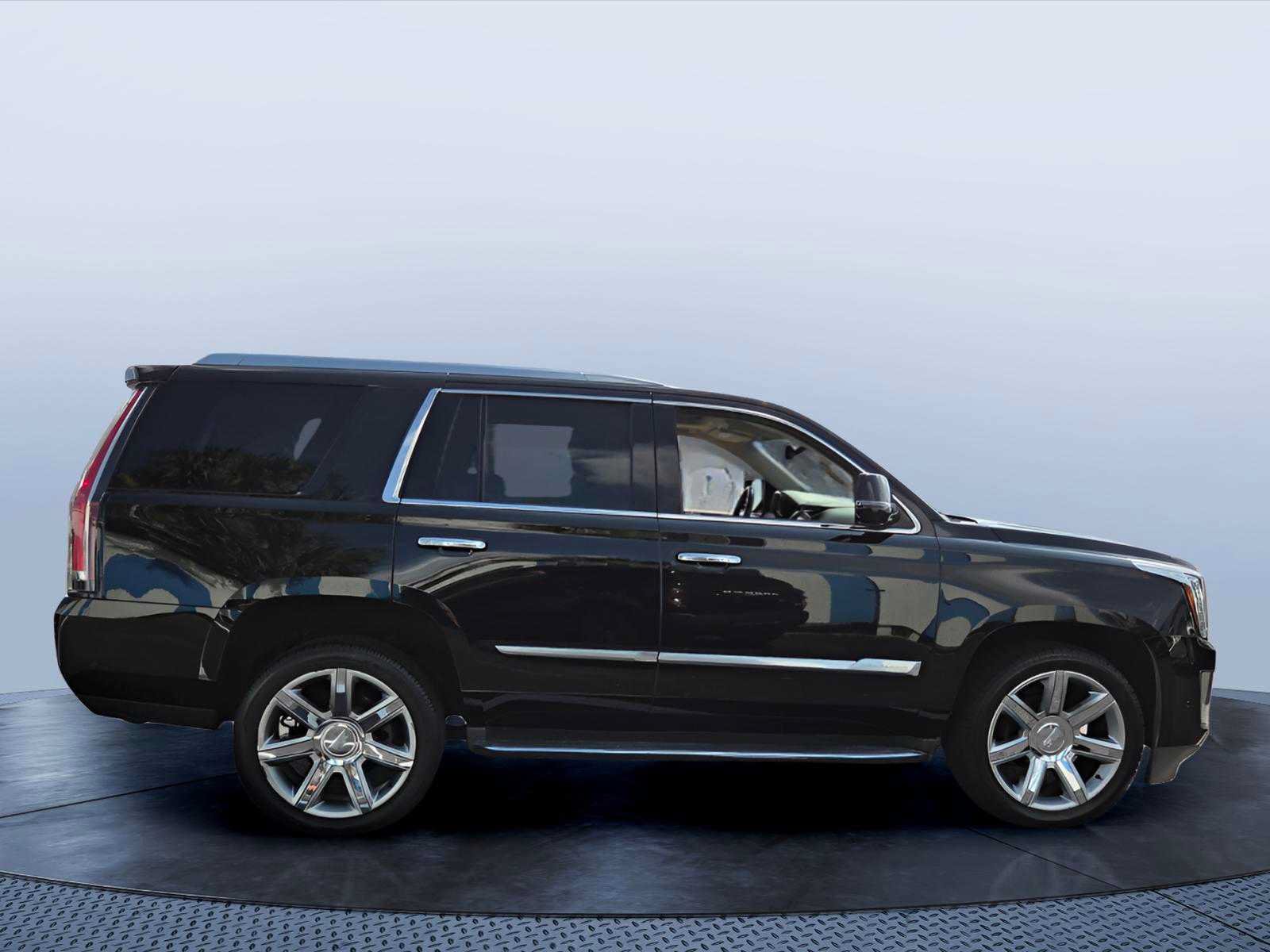 Used 2020 Cadillac Escalade Luxury AWD/4WD image 7