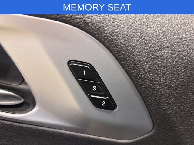 Used 2026 Chrysler Pacifica Limited FWD image 32