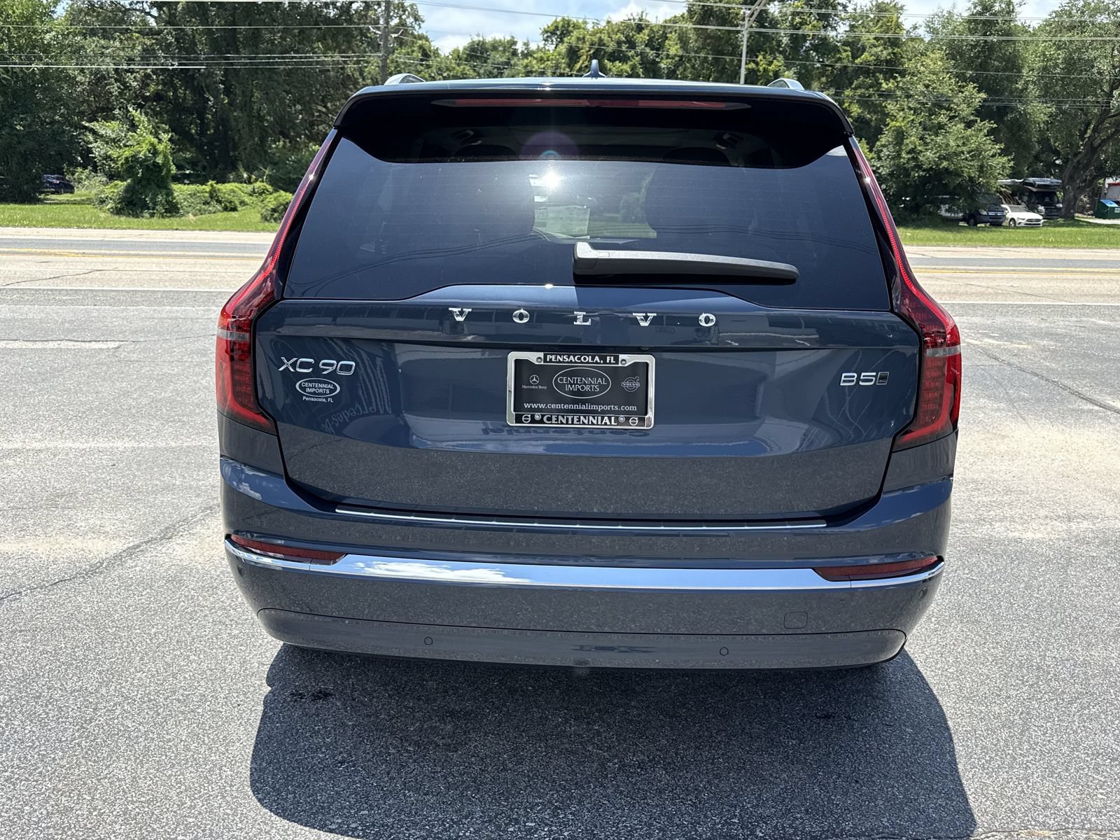 New 2026 Volvo XC90 B5 Ultra w/ Protection Package Premier AWD/4WD image 4