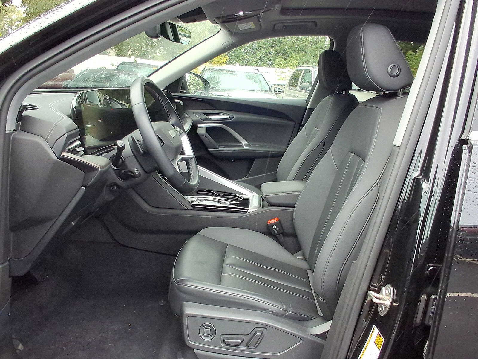 Used 2025 Audi Q5 Premium w/ Convenience Package AWD/4WD image 17
