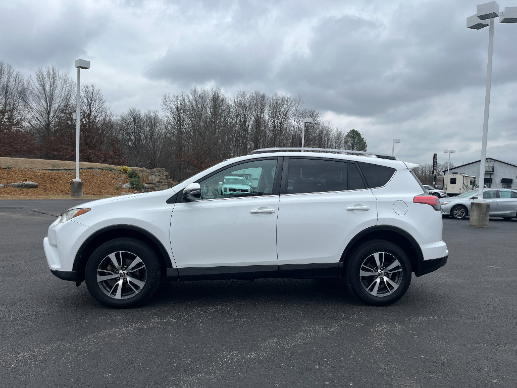 Used 2018 Toyota RAV4 XLE image 4