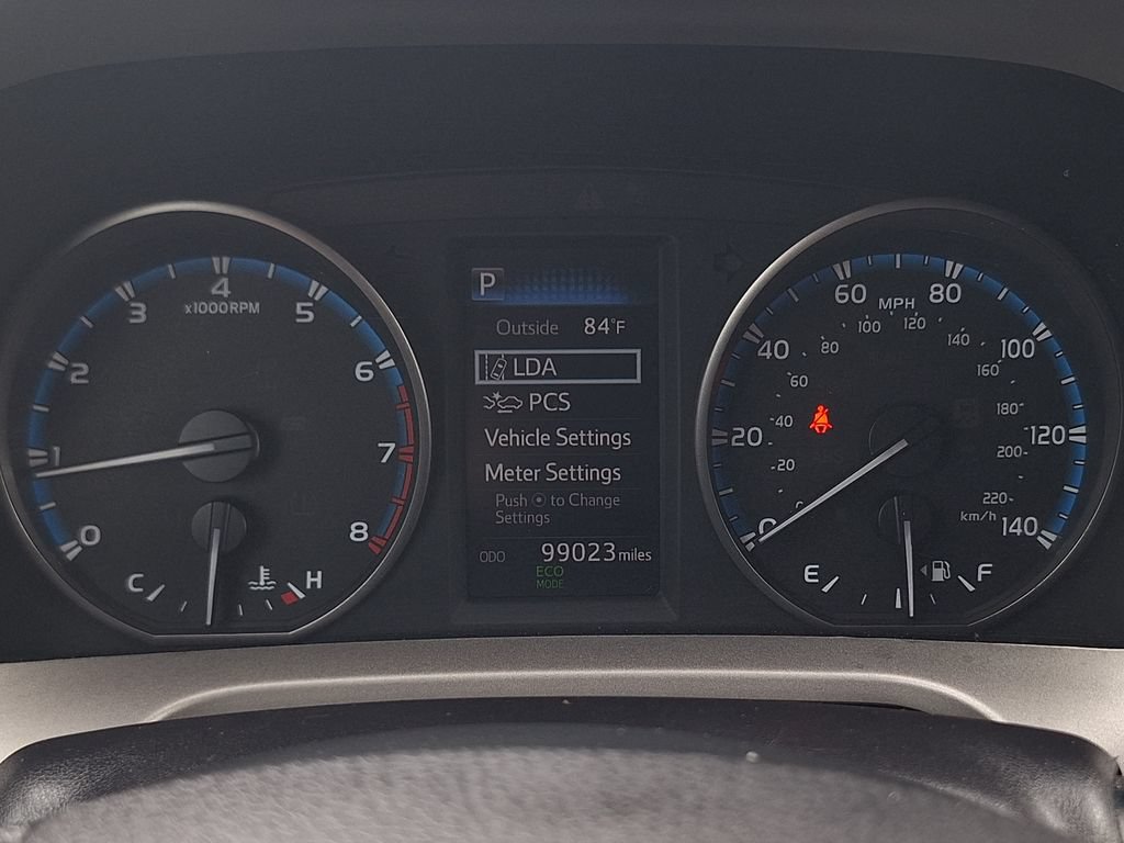 Used 2017 Toyota RAV4 LE FWD image 18