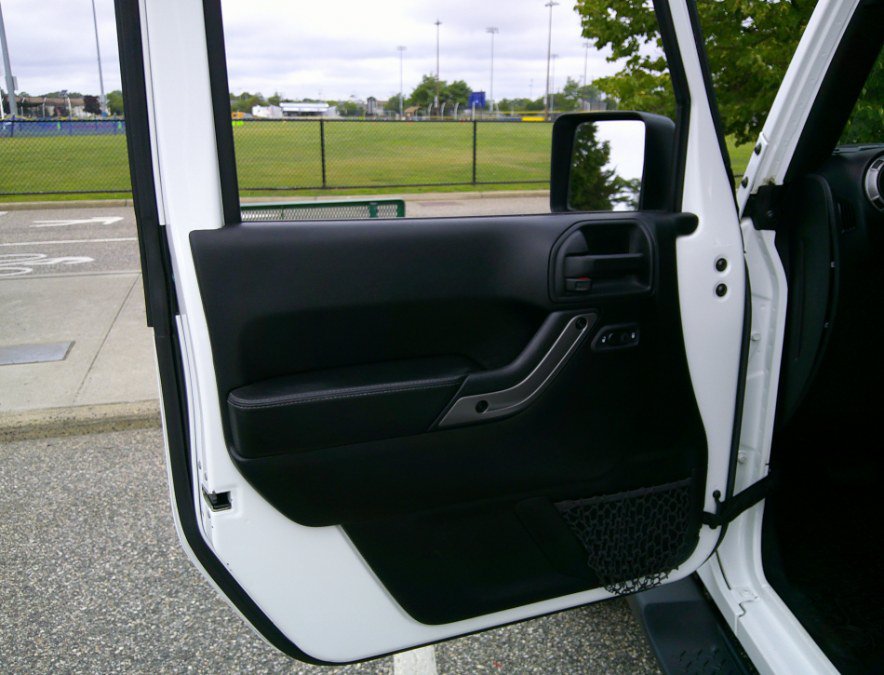 Used 2018 Jeep Wrangler Unlimited Sahara AWD/4WD image 49