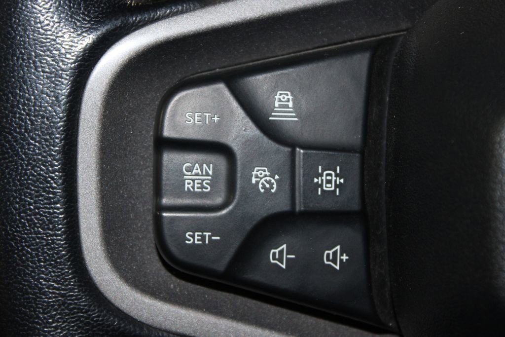 Used 2023 Ford Bronco Badlands image 18