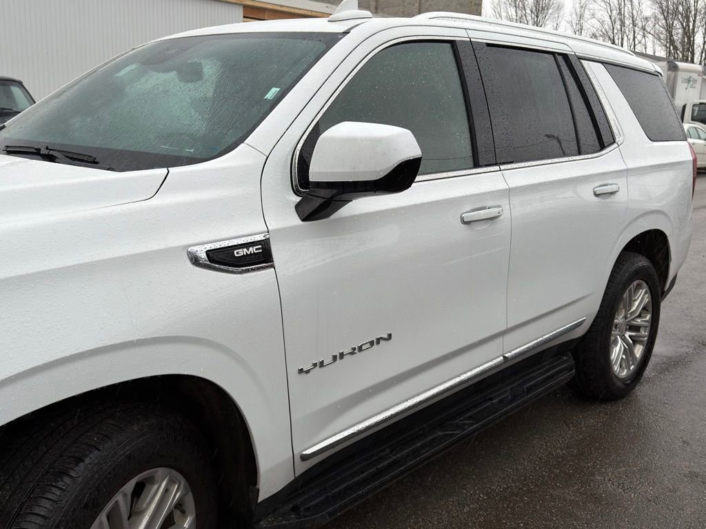 Used 2024 GMC Yukon SLT AWD/4WD image 16