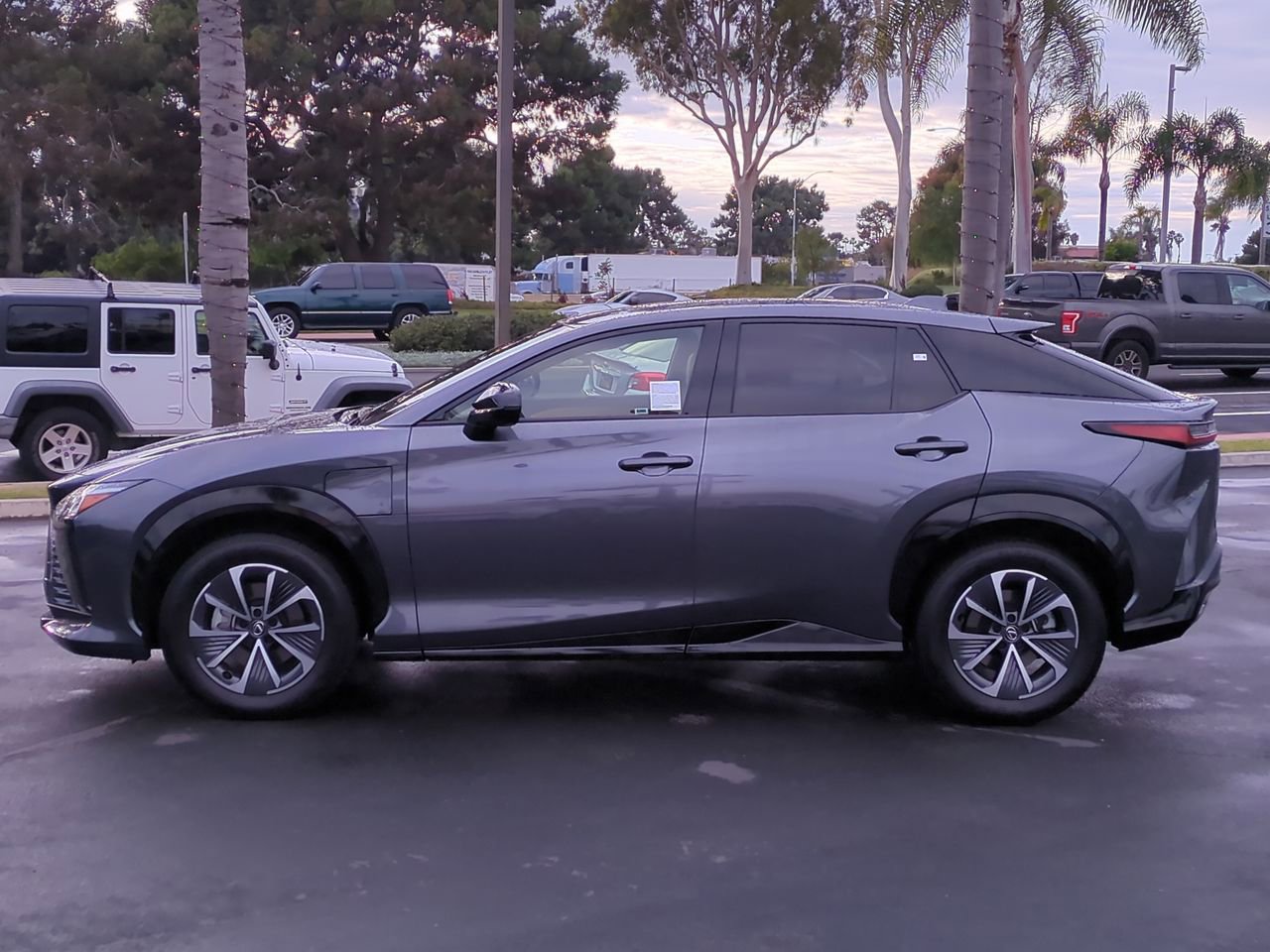 Used 2024 Lexus RZ 300e Premium image 9