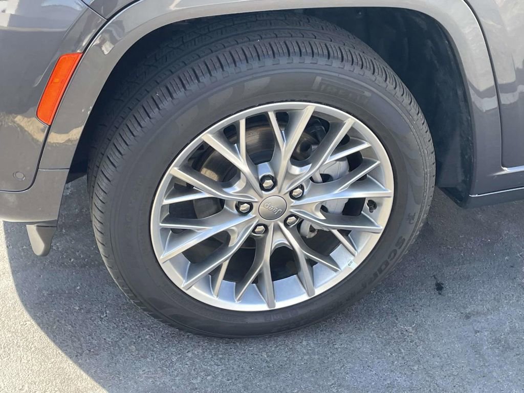 Used 2025 Jeep Grand Cherokee Summit image 22