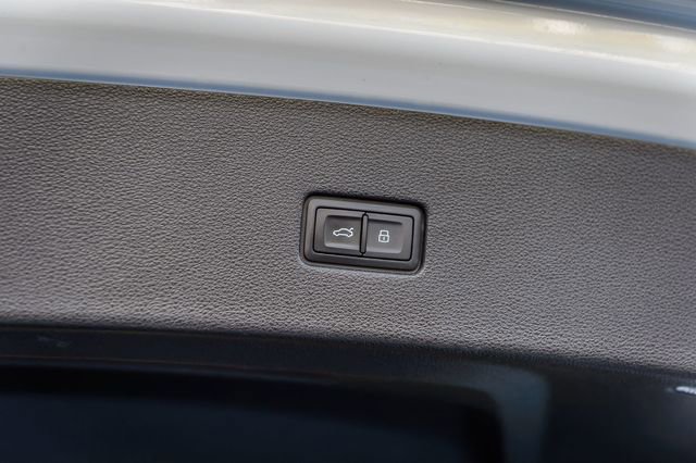 Used 2021 Audi Q8 Premium Plus w/ Premium Plus Package image 12