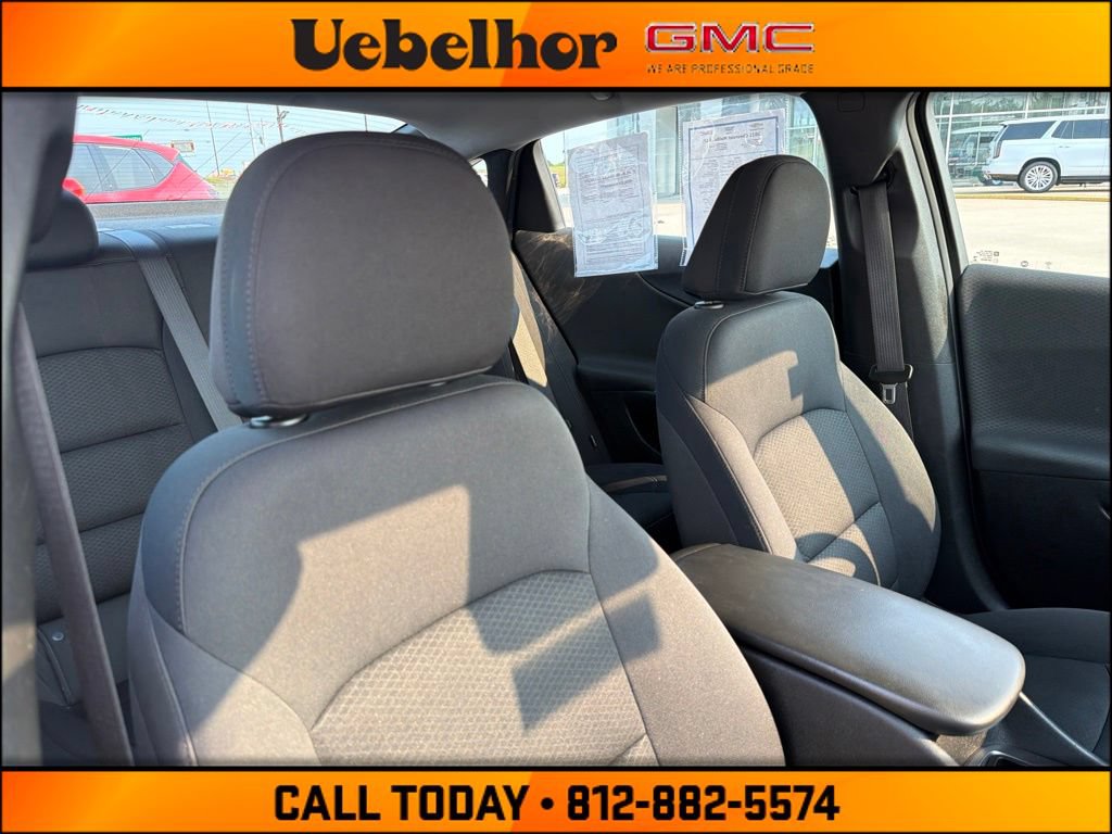 Used 2021 Chevrolet Malibu LS w/ Driver Confidence Package II FWD image 4