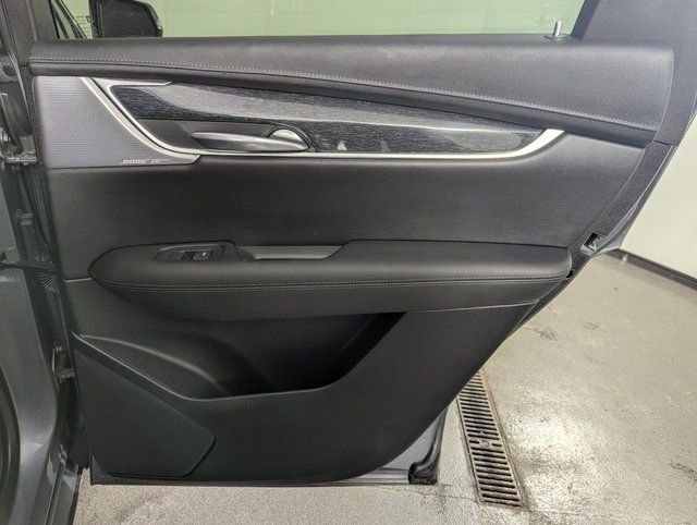 Used 2022 Cadillac XT5 Premium Luxury image 18