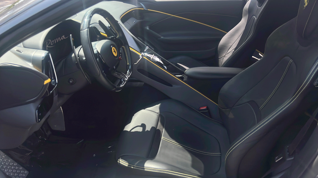 Used 2023 Ferrari Roma RWD image 5