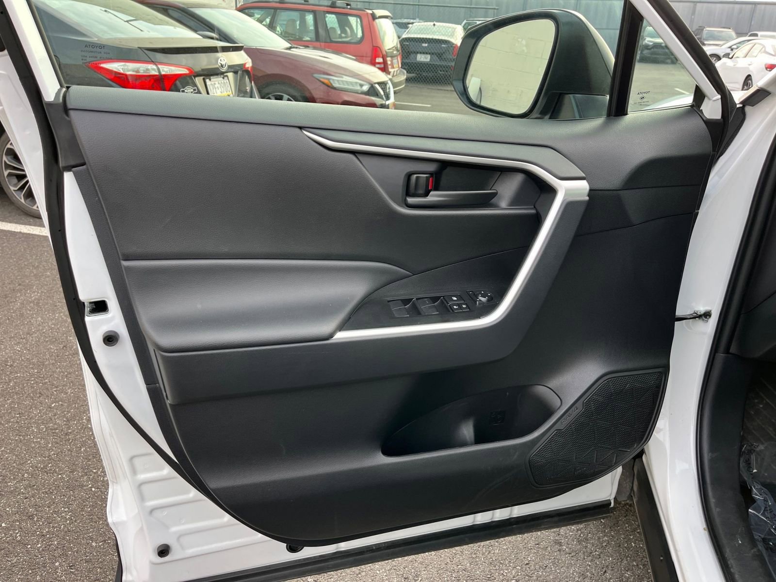 Used 2025 Toyota RAV4 LE image 20