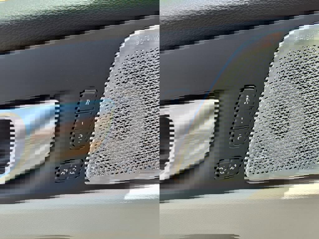 New 2026 Volvo XC60 T8 Ultra image 17