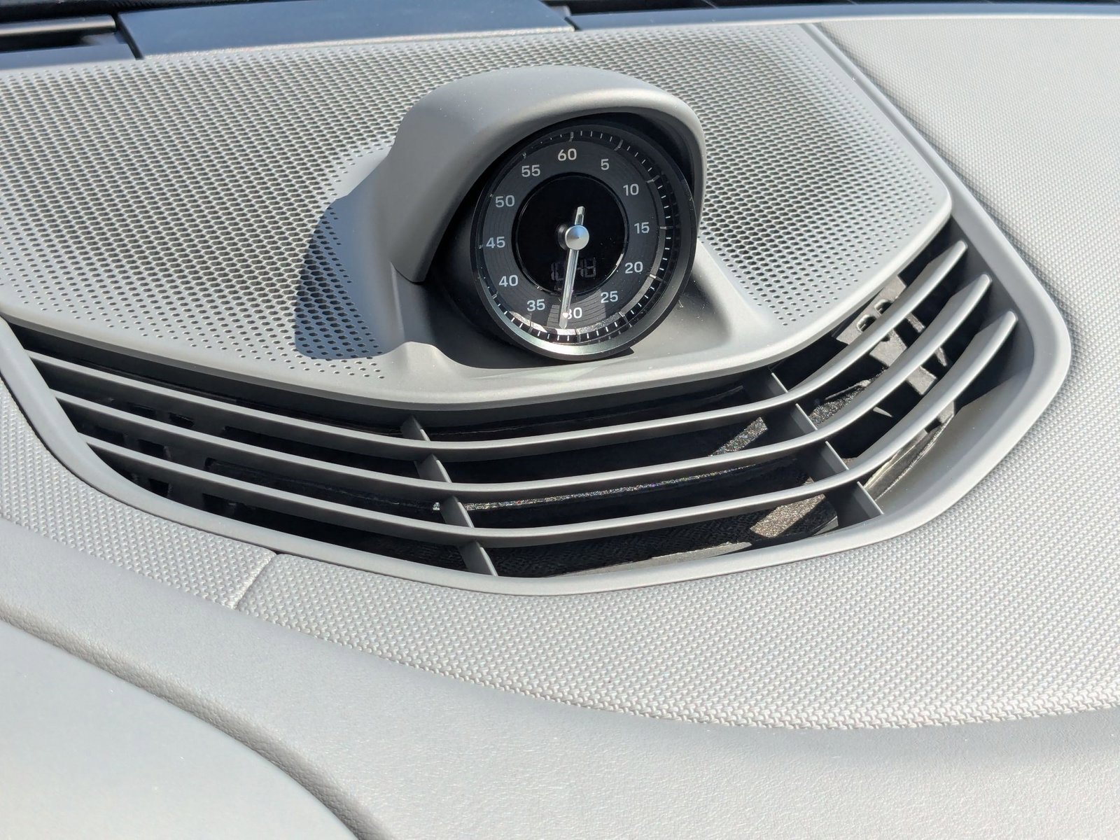 New 2025 Porsche Taycan AWD/4WD image 22