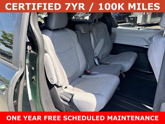 Used 2025 Toyota Sienna LE FWD image 11