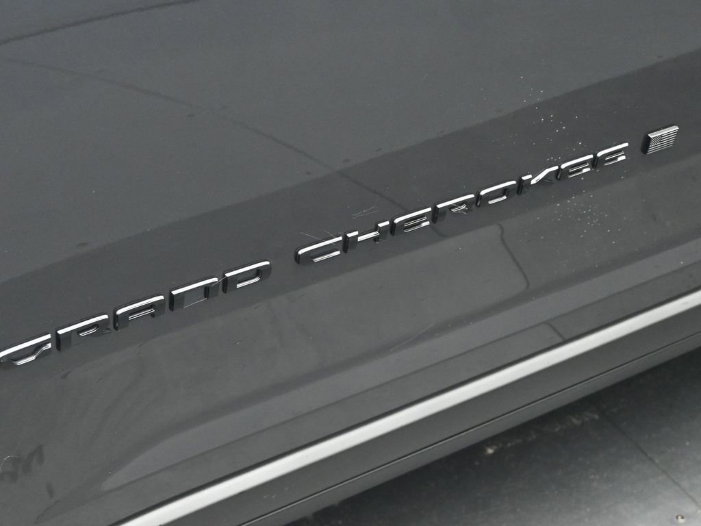 New 2025 Jeep Grand Cherokee L Limited w/ Black Appearance Package image 13