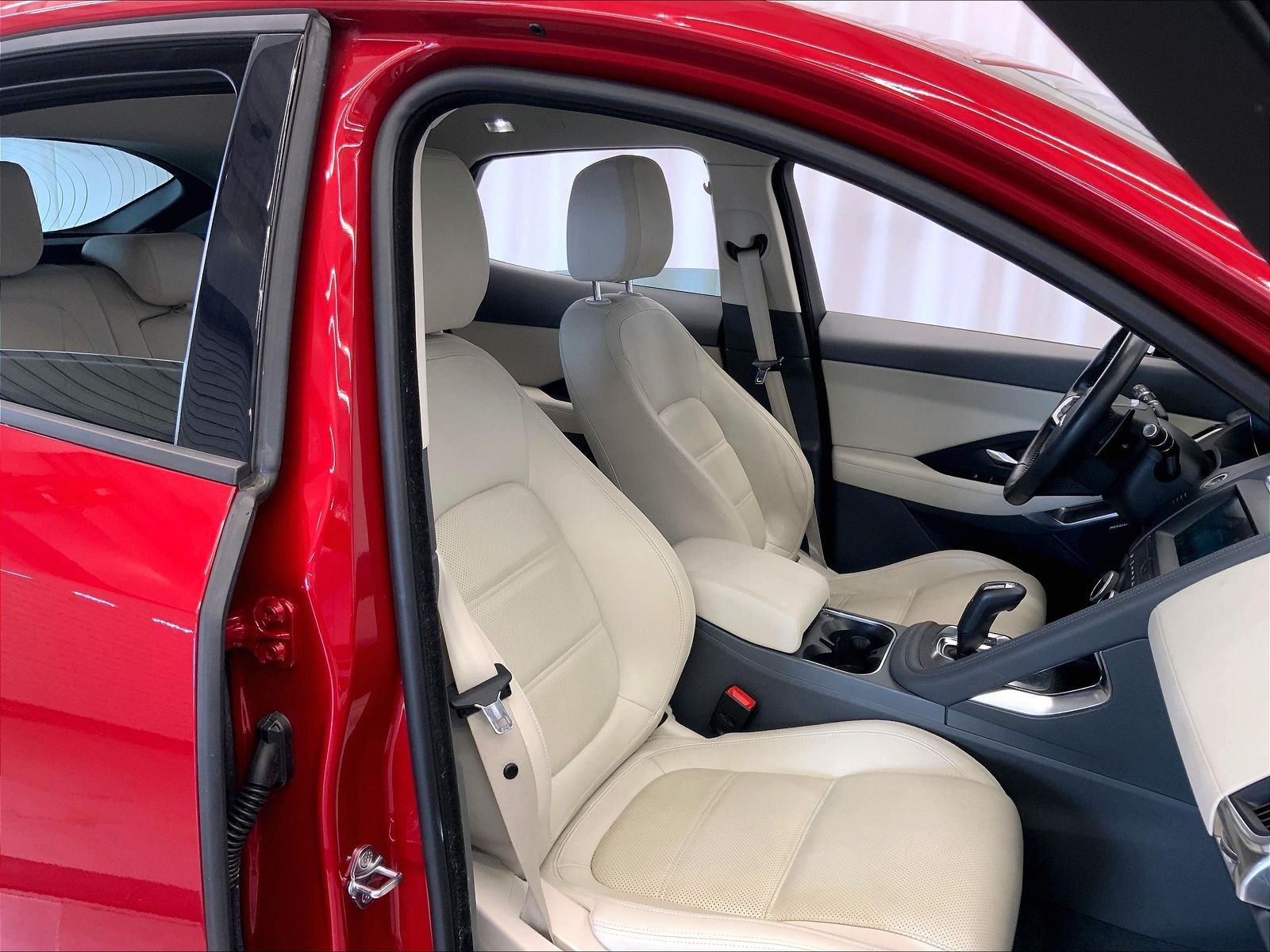 Used 2019 Jaguar E-PACE S AWD/4WD image 6