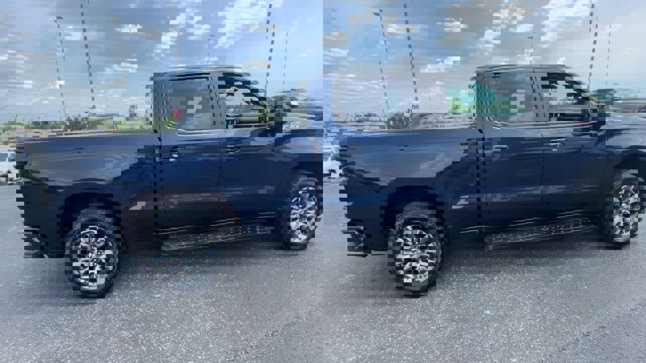 Used 2021 Chevrolet Silverado 1500 RST image 8